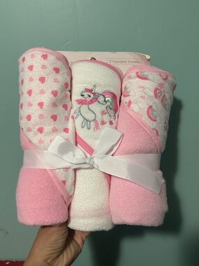 Pink Unicorn Hooded Towel Set and clothes for girls size 3-9M. New and like new